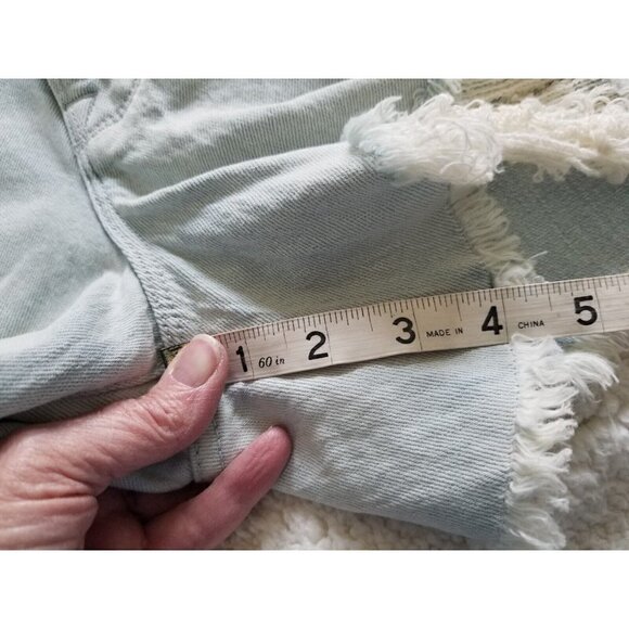 GOOD AMERICAN BOMBSHELL SHORT DENIM BLUE BUTTON FLY WOMEN'S SIZE 2/26 - Picture 9 of 10